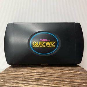 vtg TIGER ELECTRONICS Quiz Wiz Game Battery Operated 1993 Tested/ Works